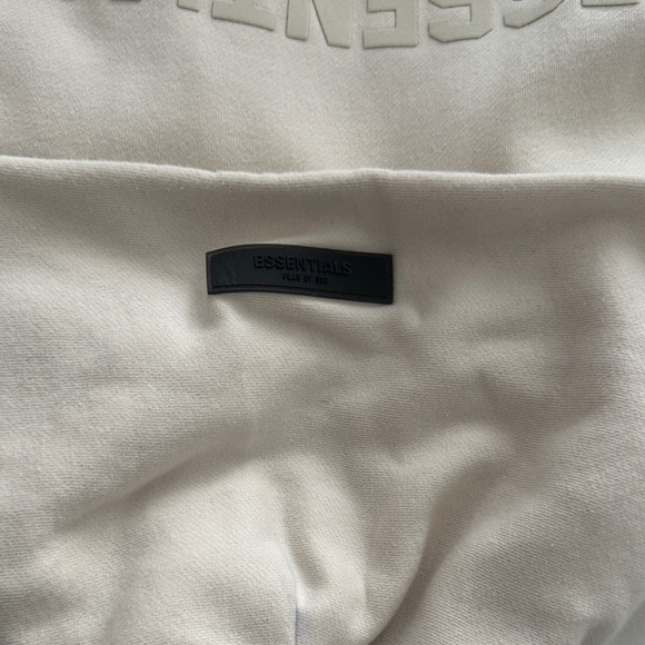 Essentials Fear of God Cream Hoodie - Picture 3 of 4
